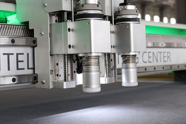 得馬F11-1625高速裁切機(jī)